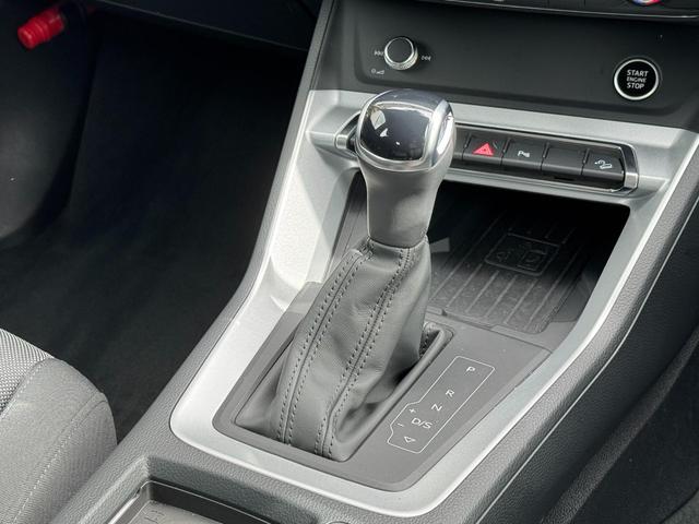 Q3 35TFSIアドバンスド コンビニエンスアシスタンスパッケージ スマートフォンインターフェース ステアリング3スポークレザーマルチファンクションパドルシフト 認定中古車(11枚目)