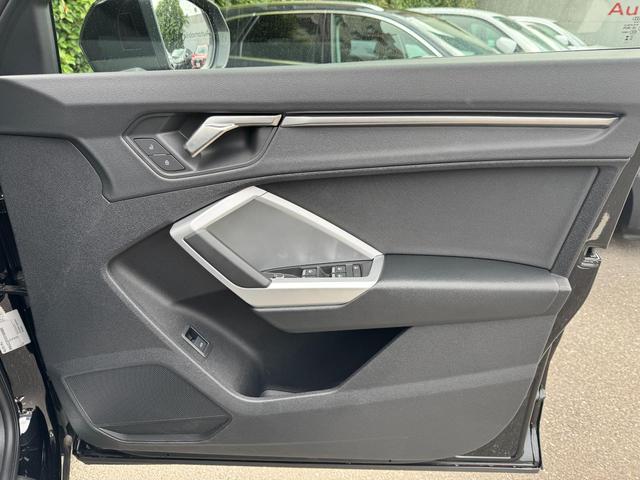 Q3 35TFSIアドバンスド コンビニエンスアシスタンスパッケージ スマートフォンインターフェース ステアリング3スポークレザーマルチファンクションパドルシフト 認定中古車(12枚目)