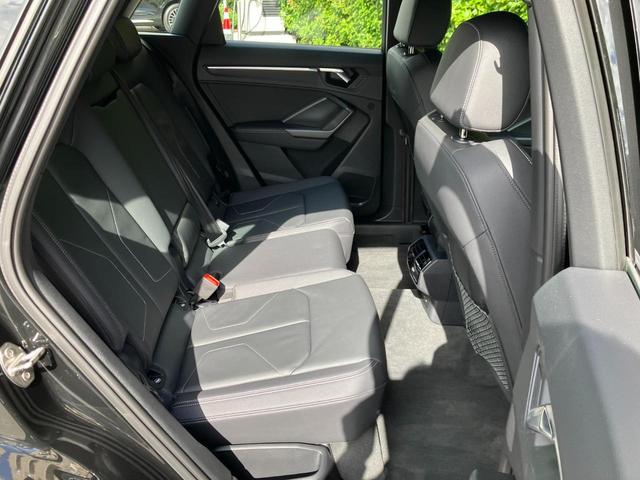 Q3 35TFSI Sライン コンビニエンス&アシスタンスパッケージ プラスパッケージ スマートフォンインターフェイス ワイヤレスチャージング アルミホイール 235/50R19 認定中古車(9枚目)