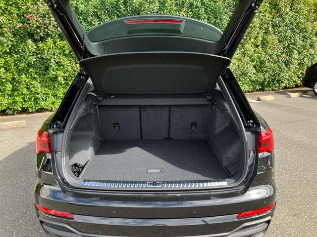 Q3 35TFSI Sライン コンビニエンス&アシスタンスパッケージ プラスパッケージ スマートフォンインターフェイス ワイヤレスチャージング アルミホイール 235/50R19 認定中古車(14枚目)