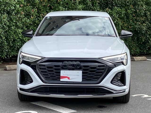 Q8スポーツバック e-トロン 55e-トロンクワトロ Sライン サイレンスパッケージ インテリアパッケージ  アルミホイール 265/45 R21 ダーク Audi rings & ブラックスタイリングパッケージ 認定中古車(3枚目)