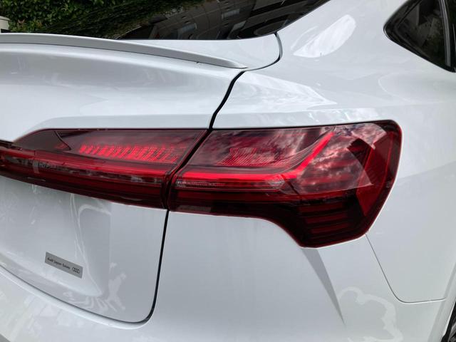 Q8スポーツバック e-トロン 55e-トロンクワトロ Sライン サイレンスパッケージ インテリアパッケージ  アルミホイール 265/45 R21 ダーク Audi rings & ブラックスタイリングパッケージ 認定中古車(14枚目)