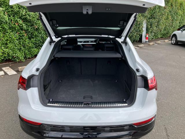 Q8スポーツバック e-トロン 55e-トロンクワトロ Sライン サイレンスパッケージ インテリアパッケージ  アルミホイール 265/45 R21 ダーク Audi rings & ブラックスタイリングパッケージ 認定中古車(16枚目)