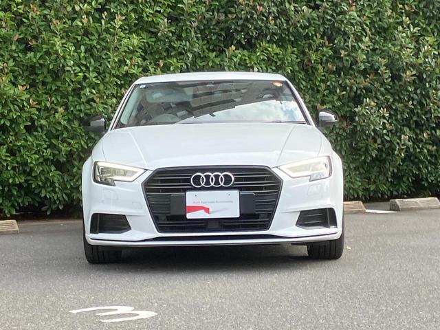 A3セダン 30TFSI スポーツ LEDライトパッケージ ナビゲーションパッケージ アシスタンスパッケージ アルミホイール 5トラペゾイドアンスラサイトデザイン ブラック ポリッシュト (Audi Sport)認定中古車(3枚目)