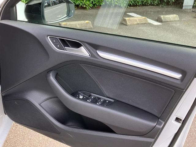 A3セダン 30TFSI スポーツ LEDライトパッケージ ナビゲーションパッケージ アシスタンスパッケージ アルミホイール 5トラペゾイドアンスラサイトデザイン ブラック ポリッシュト (Audi Sport)認定中古車(12枚目)