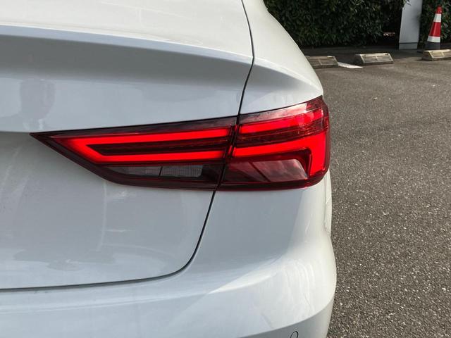 A3セダン 30TFSI スポーツ LEDライトパッケージ ナビゲーションパッケージ アシスタンスパッケージ アルミホイール 5トラペゾイドアンスラサイトデザイン ブラック ポリッシュト (Audi Sport)認定中古車(14枚目)