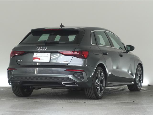 Ａｕｄｉ　Ａｐｐｒｏｖｅｄ　有明店では、展示車両すべてに第三者査定機関の「車両品質査定書」をご準備しております。実車が見れない不安も、査定書があれば安心です。