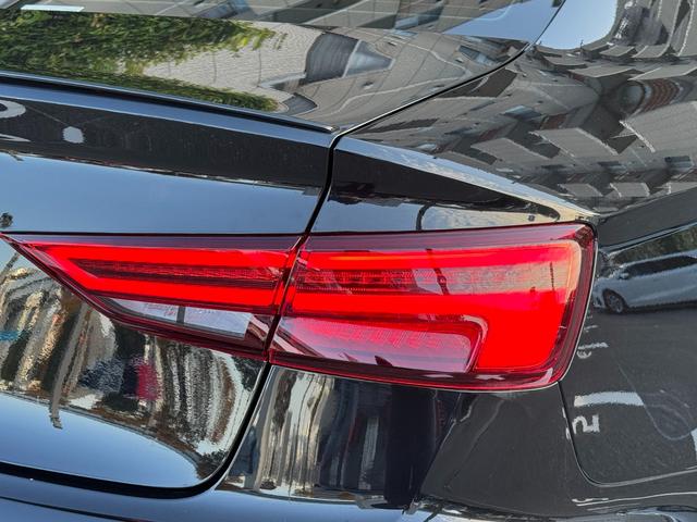 Ｓ３セダン ベースグレード　Ｂ＆Ｏサウンドシステム　マグネティックライド　アシスタンスパッケージ　カラードブレーキキャリパーレッド　マトリクスＬＥＤヘッドライト　認定中古車（14枚目）