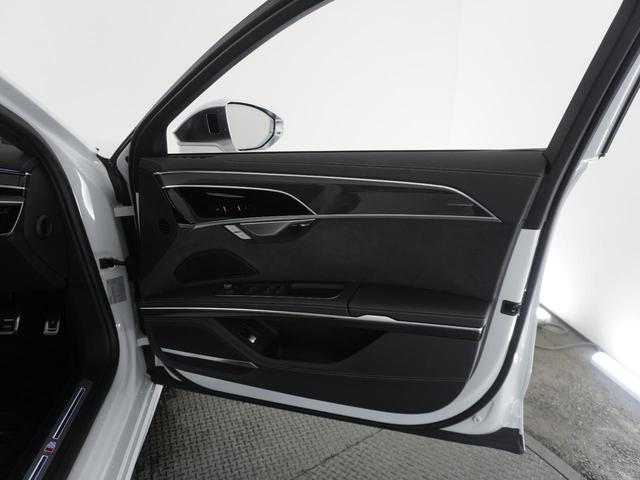 Ｓ８ ベースグレード　コンフォートパッケージ　パノラマサンルーフ　ヘッドライニングブラックダイナミカ　アシスタンスパッケージ　リアシートＵＳＢチャージング　オプション２１インチアルミホイール　認定中古車（14枚目）