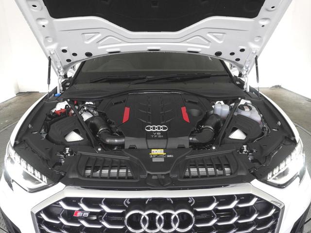 Ｓ８ ベースグレード　コンフォートパッケージ　パノラマサンルーフ　ヘッドライニングブラックダイナミカ　アシスタンスパッケージ　リアシートＵＳＢチャージング　オプション２１インチアルミホイール　認定中古車（18枚目）