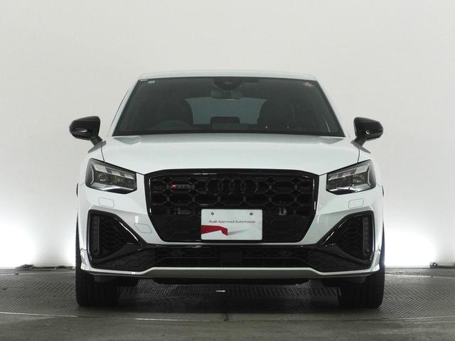 ＳＱ２ ベースグレード　ナビゲーションパッケージ　ファインナッパレザー　コンビニエンス＆アシスタンスパッケージ　ブラックＡｕｄｉ　ｒｉｎｇｓ＆ブラックスタイリング　マトリクスＬＥＤ　テクノロジーパッケージ　認定中古車（3枚目）