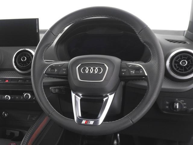 ＳＱ２ ベースグレード　ナビゲーションパッケージ　ファインナッパレザー　コンビニエンス＆アシスタンスパッケージ　ブラックＡｕｄｉ　ｒｉｎｇｓ＆ブラックスタイリング　マトリクスＬＥＤ　テクノロジーパッケージ　認定中古車（12枚目）