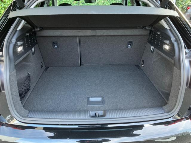 Ｑ２ １．０ＴＦＳＩスポーツ　パノラマサンルーフ　アシスタンスパッケージ　プライバシーガラス　バーチャルコックピット　オートマチックテールゲート　ＭＭＩナビゲーションシステム　認定中古車（13枚目）