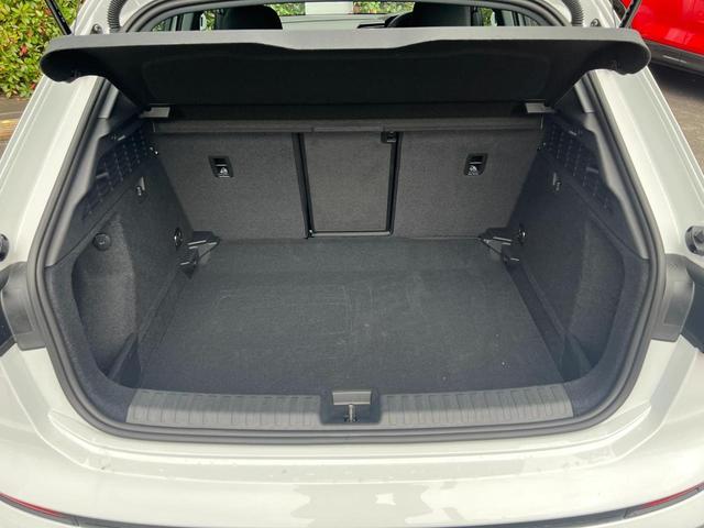 Ａ３ スポーツバック３０ＴＦＳＩアドバンスド　コンビニエンス＆アシスタンスパッケージライト　ナビゲーションパッケージ　３ゾーンオートマチックエアコンディショナー　認定中古車（12枚目）