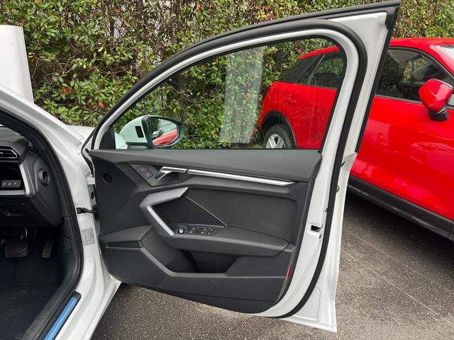 Ａ３ スポーツバック３０ＴＦＳＩアドバンスド　コンビニエンス＆アシスタンスパッケージライト　　ナビゲーションパッケージ　３ゾーンオートマチックエアコンディショナー　認定中古車（11枚目）