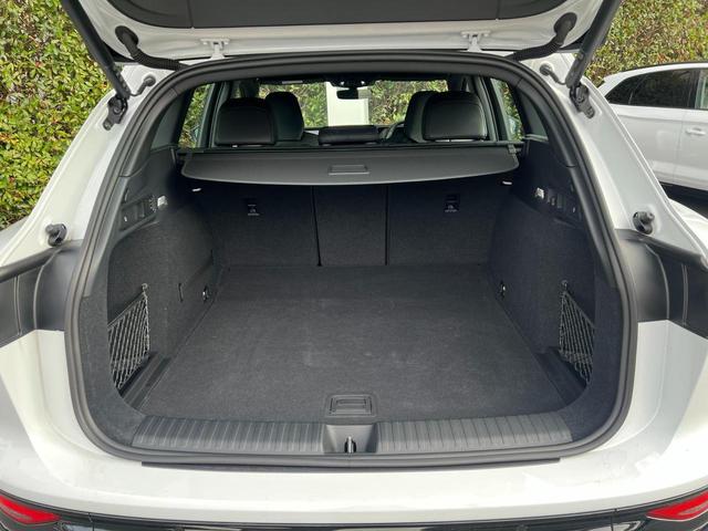 Ｑ６ ｅ－トロン クワトロ　アドバンスド　Ｓラインパッケージ　ラグジュアリーパッケージＳファインナッパレザー　テクノロジーパッケージ　ダークＡｕｄｉ　ｒｉｎｇｓ＆ブラックスタイリングパッケージ　認定中古車（12枚目）