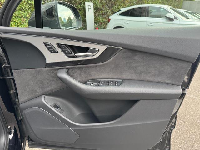 �A�E�f�B�̃i�r�Q�[�V�����V�X�e���w�l�l�h�i�}���`���f�B�A�C���^�[�t�F�C�X�j�x�i�r�E�I�[�f�B�I�E�ԗ��ݒ蓙���ׂĂ̋@�\���i���Ă��܂��B