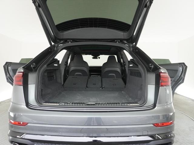 ＳＱ８ 　レザーパッケージ　パノラマサンルーフ　ブラックスタイリングパッケージ　デジタルＯＬＥＤリヤライト　プライバシーガラス　ルーフレール（ブラック）認定中古車（13枚目）