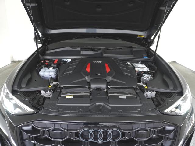 ＳＱ８ 　レザーパッケージ　パノラマサンルーフ　ブラックスタイリングパッケージ　デジタルＯＬＥＤリヤライト　プライバシーガラス　ルーフレール（ブラック）認定中古車（18枚目）