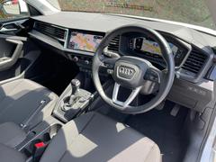 Ａｕｄｉのインテリアはエクステリア同様、優れたデザイン性とクオリティ、そして機能性を兼ね備えております。 6