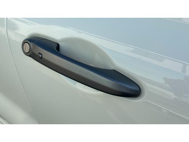 ５００Ｘ スポーツ　新車保証継承　ＬＥＤヘッドライト　レーダーブレーキサポート　アンドロイドオート＆アップルカープレイ対応　バックカメラ　前後コーナーセンサー　１８インチホイール　ＡＣＣ（30枚目）