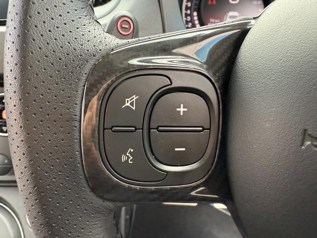 アバルト６９５ コンペティツィオーネ　１オーナー　右Ｈ　ＡＴ　禁煙車　サベルト社製カーボンシェルセミバケットシート　廃盤カラー（グリジオ・カンポヴォーロ）　キセノンヘッドライト　純正アルミホイール　　取扱説明書　記録簿　保証書　スペアキー（27枚目）