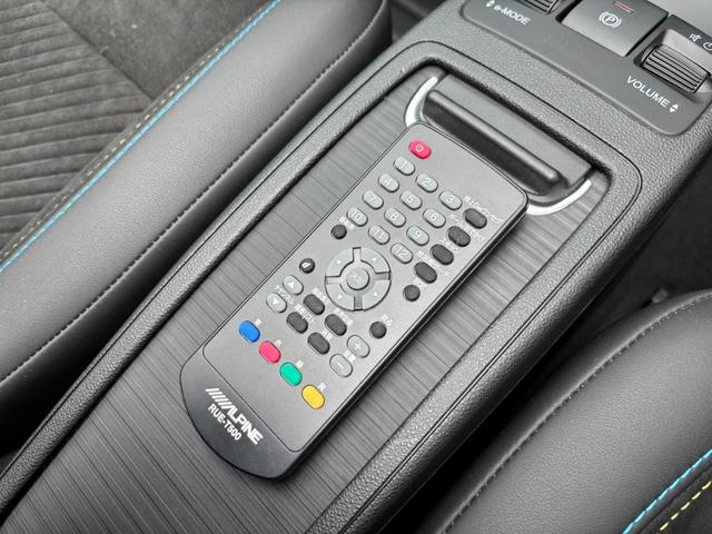 アバルト５００ｅ ツーリズモ　カブリオレ　ＢＥＶ　ワンオーナー　禁煙車　取説記録簿　チャデモ　ナビ　ＥＴＣ２．０　ドライブレコーダー　バックセンサー　前後パーキングセンサーアンドロイドオート＆アップルカープ対応　レーダーブレーキサポート（67枚目）