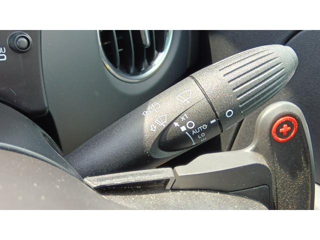 アバルト６９５ コンペティツィオーネ　取説　手帳　スペアキー　禁煙車　オートワイパー　オートライト　サベルトシート　レコードモンツァマムラー　ＥＴＣ　ブレンボキャリパー　当社デモカー　アンドロイドオート＆アップルカープレイ対応（25枚目）