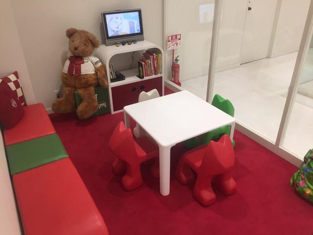 アバルト６９５ トリビュート １３１ラリー　限定車　ワンオーナー　禁煙車　ドライブレコーダー　オーバーフェンダー　ＨＩＤ　リアパーキングセンサー　アンドロイドオート＆アップルカープレイ対応　ＥＴＣ　サベルト　ブレンボ　ＫＯＮＩ（56枚目）