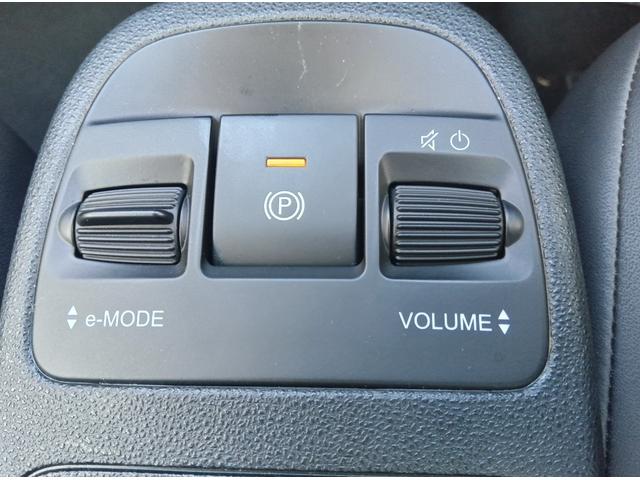 アバルト500e スコーピオニッシマ ハッチバック スコーピオニッシマ 限定モデル スコーピオニッシマ 専用サイドデカール(27枚目)