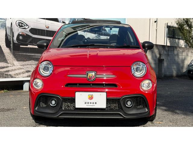 アバルト595C F595C ワンオーナー 禁煙車 カブリオレ マニュアルミッション 専用17インチホイール リアパーキングセンサー オートライト オートワイパー レコードモンツァマフラー バックカメラ フォグライト 2DNNナビ(7枚目)