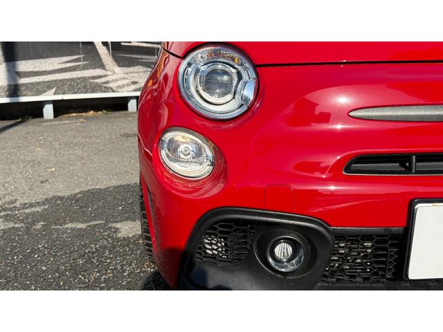 アバルト595C F595C ワンオーナー 禁煙車 カブリオレ マニュアルミッション 専用17インチホイール リアパーキングセンサー オートライト オートワイパー レコードモンツァマフラー バックカメラ フォグライト 2DNNナビ(14枚目)