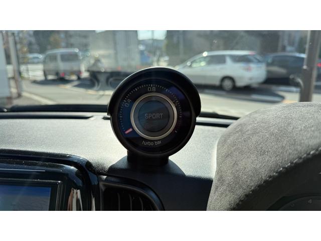 アバルト595C F595C ワンオーナー 禁煙車 カブリオレ マニュアルミッション 専用17インチホイール リアパーキングセンサー オートライト オートワイパー レコードモンツァマフラー バックカメラ フォグライト 2DNNナビ(29枚目)