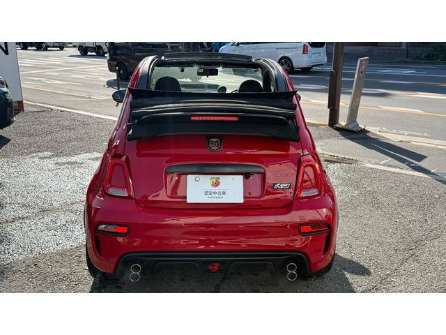 アバルト595C F595C ワンオーナー 禁煙車 カブリオレ マニュアルミッション 専用17インチホイール リアパーキングセンサー オートライト オートワイパー レコードモンツァマフラー バックカメラ フォグライト 2DNNナビ(30枚目)