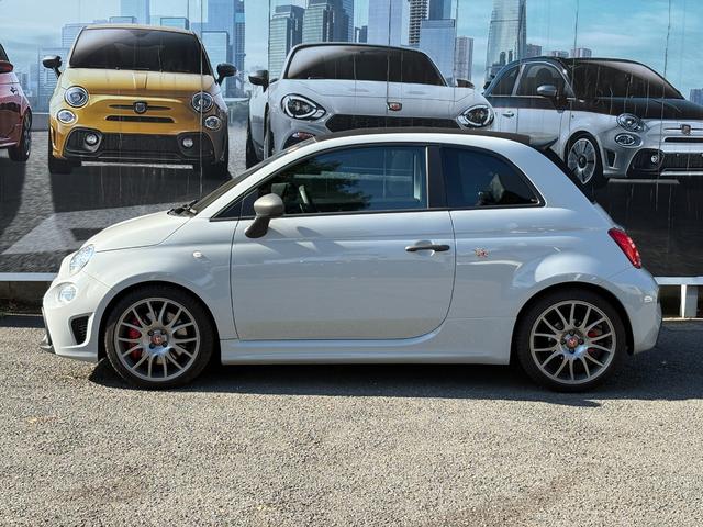 アバルト６９５Ｃ ツーリズモ　ワンオーナー　取説　記録簿　スペアキー　ＨＩＤ　リアパーキングセンサー　レインセンサー　アンドロイドオート＆アップルカープレイ対応　ドライブレコーダー前後　レザーシート　ドリルドローター（7枚目）