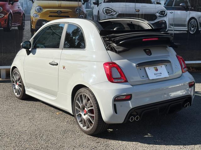 アバルト６９５Ｃ ツーリズモ　ワンオーナー　取説　記録簿　スペアキー　ＨＩＤ　リアパーキングセンサー　レインセンサー　アンドロイドオート＆アップルカープレイ対応　ドライブレコーダー前後　レザーシート　ドリルドローター（8枚目）