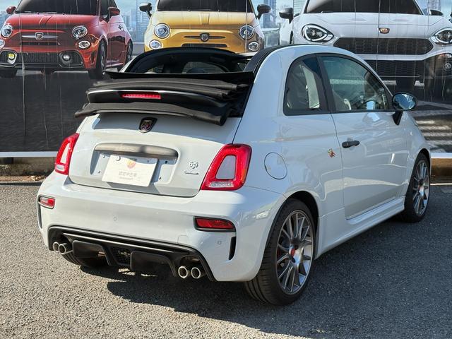 アバルト６９５Ｃ ツーリズモ　ワンオーナー　取説　記録簿　スペアキー　ＨＩＤ　リアパーキングセンサー　レインセンサー　アンドロイドオート＆アップルカープレイ対応　ドライブレコーダー前後　レザーシート　ドリルドローター（9枚目）