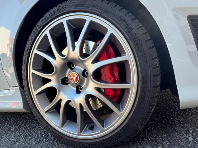 アバルト６９５Ｃ ツーリズモ　ワンオーナー　取説　記録簿　スペアキー　ＨＩＤ　リアパーキングセンサー　レインセンサー　アンドロイドオート＆アップルカープレイ対応　ドライブレコーダー前後　レザーシート　ドリルドローター（22枚目）