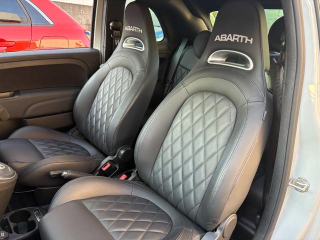 アバルト６９５Ｃ ツーリズモ　ワンオーナー　取説　記録簿　スペアキー　ＨＩＤ　リアパーキングセンサー　レインセンサー　アンドロイドオート＆アップルカープレイ対応　ドライブレコーダー前後　レザーシート　ドリルドローター（31枚目）