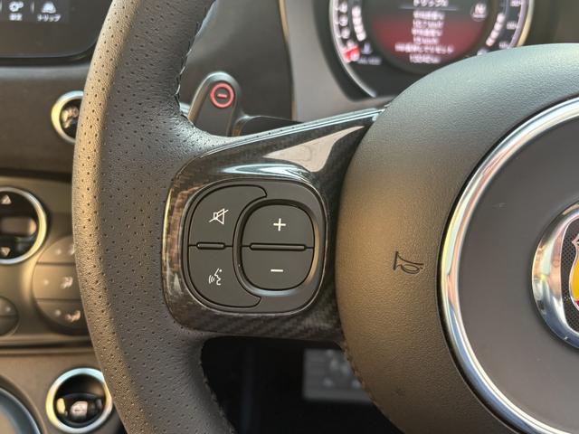 アバルト６９５Ｃ ツーリズモ　ワンオーナー　取説　記録簿　スペアキー　ＨＩＤ　リアパーキングセンサー　レインセンサー　アンドロイドオート＆アップルカープレイ対応　ドライブレコーダー前後　レザーシート　ドリルドローター（37枚目）