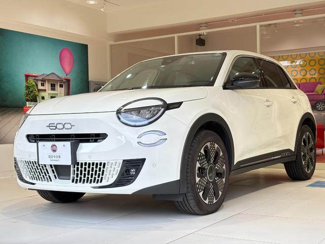 ６００ハイブリッド ラ　プリマ　当社社用車ＵＰ　ＥＴＣ　ドライブレコーダー　ＡＤＡＳ（先進運転支援システム）　ＬＥＤヘッドライト　バックカメラ　前後Ｐセンサー　取説　手帳　スペアキー　運転席パワーシートマッサージ機能付き（2枚目）