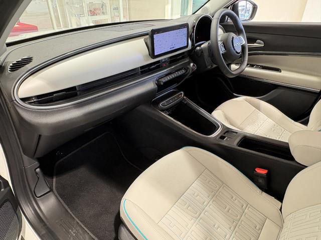 ６００ハイブリッド ラ　プリマ　当社社用車ＵＰ　ＥＴＣ　ドライブレコーダー　ＡＤＡＳ（先進運転支援システム）　ＬＥＤヘッドライト　バックカメラ　前後Ｐセンサー　取説　手帳　スペアキー　運転席パワーシートマッサージ機能付き（12枚目）