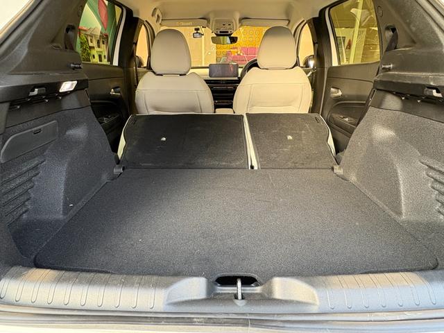 ６００ハイブリッド ラ　プリマ　当社社用車ＵＰ　ＥＴＣ　ドライブレコーダー　ＡＤＡＳ（先進運転支援システム）　ＬＥＤヘッドライト　バックカメラ　前後Ｐセンサー　取説　手帳　スペアキー　運転席パワーシートマッサージ機能付き（14枚目）