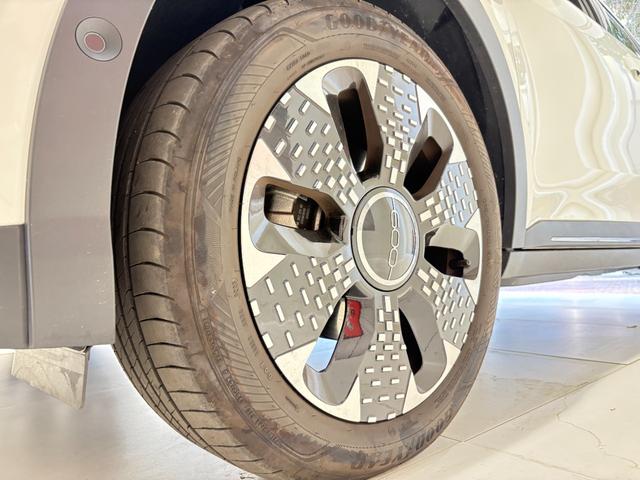 ６００ハイブリッド ラ　プリマ　当社社用車ＵＰ　ＥＴＣ　ドライブレコーダー　ＡＤＡＳ（先進運転支援システム）　ＬＥＤヘッドライト　バックカメラ　前後Ｐセンサー　取説　手帳　スペアキー　運転席パワーシートマッサージ機能付き（18枚目）