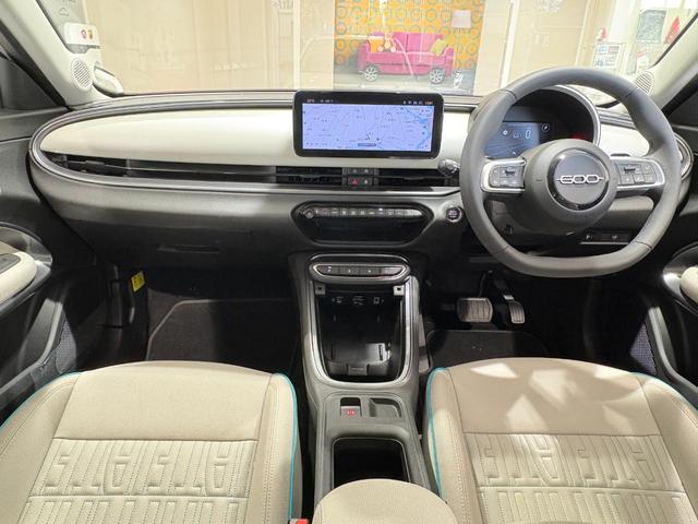 ６００ハイブリッド ラ　プリマ　当社社用車ＵＰ　ＥＴＣ　ドライブレコーダー　ＡＤＡＳ（先進運転支援システム）　ＬＥＤヘッドライト　バックカメラ　前後Ｐセンサー　取説　手帳　スペアキー　運転席パワーシートマッサージ機能付き（25枚目）