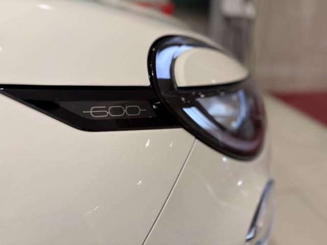 ６００ハイブリッド ラ　プリマ　当社社用車ＵＰ　ＥＴＣ　ドライブレコーダー　ＡＤＡＳ（先進運転支援システム）　ＬＥＤヘッドライト　バックカメラ　前後Ｐセンサー　取説　手帳　スペアキー　運転席パワーシートマッサージ機能付き（31枚目）