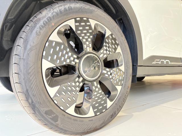 ６００ハイブリッド ラ　プリマ　当社社用車ＵＰ　ＥＴＣ　ドライブレコーダー　ＡＤＡＳ（先進運転支援システム）　ＬＥＤヘッドライト　バックカメラ　前後Ｐセンサー　取説　手帳　スペアキー　運転席パワーシートマッサージ機能付き（35枚目）