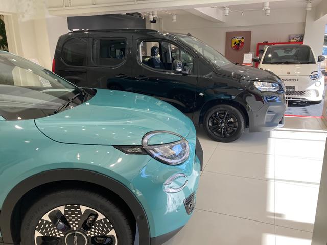 ６００ハイブリッド ラ　プリマ　当社社用車ＵＰ　ＥＴＣ　ドライブレコーダー　ＡＤＡＳ（先進運転支援システム）　ＬＥＤヘッドライト　バックカメラ　前後Ｐセンサー　取説　手帳　スペアキー　運転席パワーシートマッサージ機能付き（55枚目）