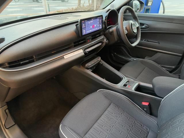 ６００ハイブリッド ベースグレード　当社社用車　ベースグレード（受注生産モデル）　ＬＥＤヘッドライト　アンドロイドオート＆アップルカープレイ対応　バックカメラ　レーダーブレーキサポート　レーンデパーチャーワーニング標準装備（14枚目）