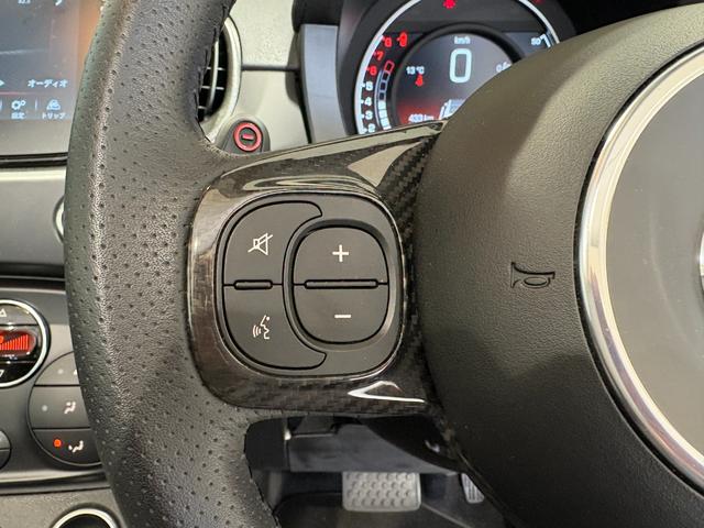 アバルト６９５Ｃ ツーリズモ　当社社用車　ブレンボ　レコードモンツァ　オートワイパー　オートライト　リアパーキングセンサー　ＥＴＣ　７インチＵコネクトオーディオ（アンドロイドオート＆アップルカープレイ）　スペアキー（17枚目）